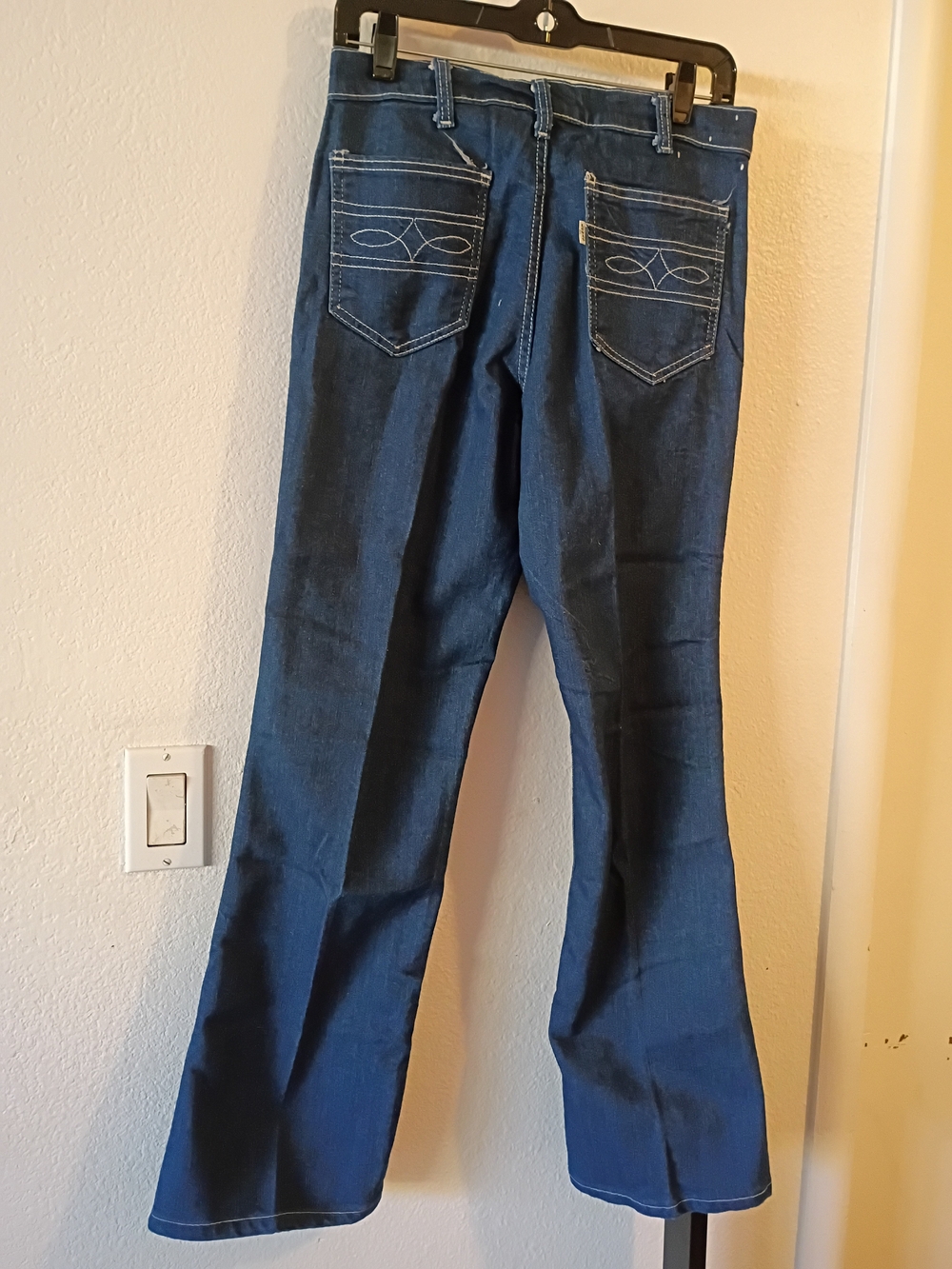 Levi's Dark Blue Bootcut Jeans with White Stitching